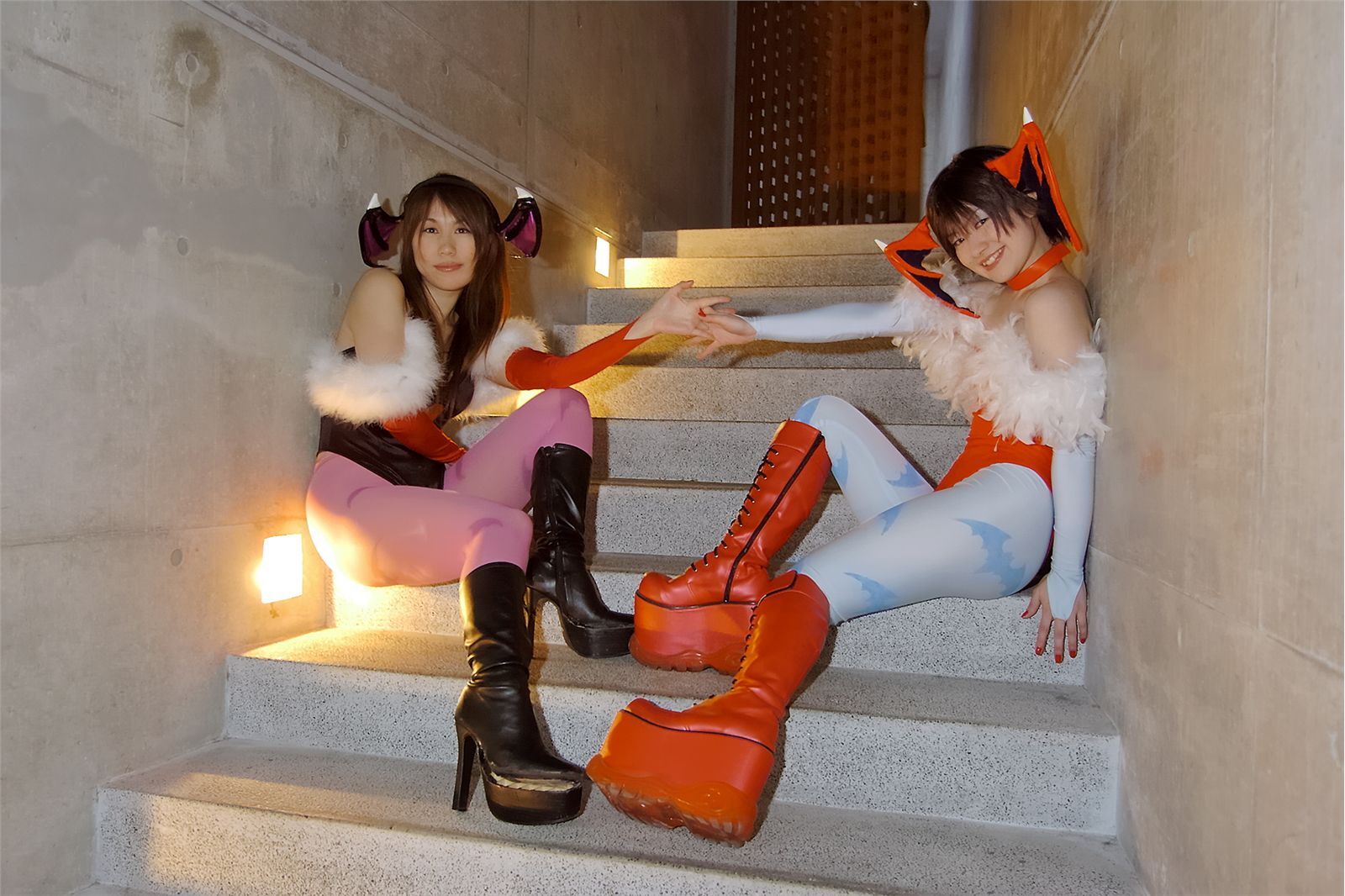 [Cosplay] 2013.04.08 Hot Lilith and Morrigan sexy Cosplay